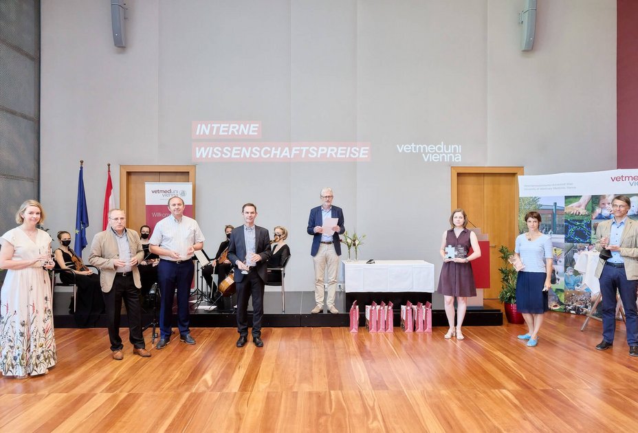 v.l.n.r.: Maria Melchert, Mansour El-Matbouli, Michael Hess, Herbert Weissenböck, VR Otto Doblhoff-Dier, Anna Orlova, Florien Jenner und Rupert Palme. Foto: E. Hammerschmid/Vetmeduni Vienna