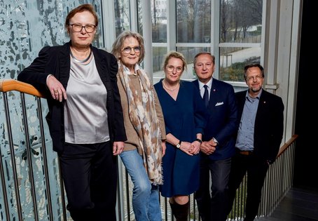 Die Mitglieder des Unirats: (v.l.n.r.) Michaela Schaffhauser-Linzatti, Brigitte von Rechenberg, Cathrine Trattner, Günther Wiesinger und Arne Bathke; Foto: Thomas Suchanek/Vetmeduni