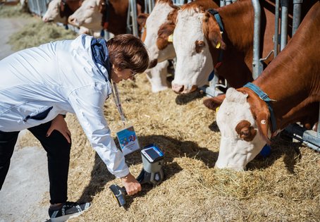 Besichtigung der VetFarm, Foto: Thomas Suchanek/Vetmeduni