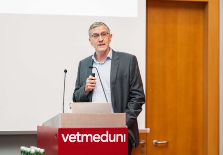 Iwan Burgener beim Vortrag