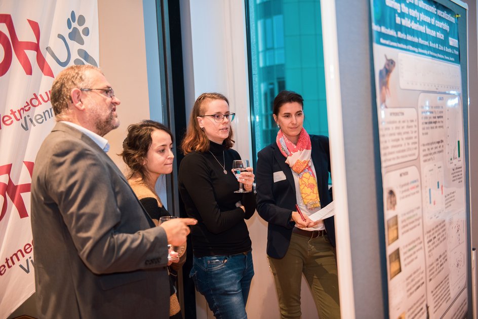 Das Publikum machte es sich nicht leicht und wählte mit großer Sorgfalt das beste Poster unter Berücksichtigung der Kriterien Relevanz, Gestaltung und Verständlichkeit. Foto © T. Suchanek/Vetmeduni Vienna