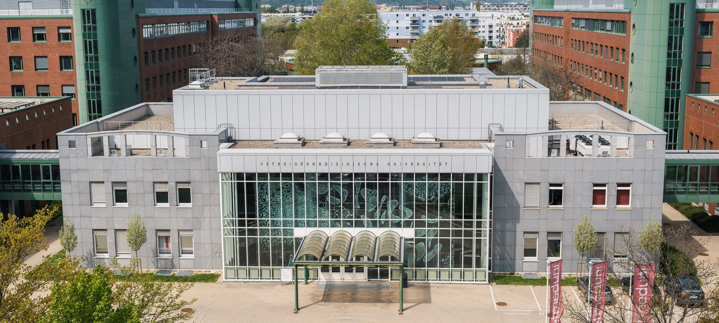 Vetmeduni Campus mit Kahlenberg im Hintergrund