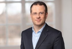 Porträtfoto des Vortragenden Herwig Czech