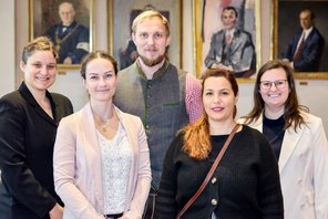 Gruppenfoto Absolvent:innen Doktoratstudium Veterinärmedizin