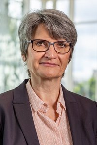Portraitfoto Rektorin Dr. Petra Winter
