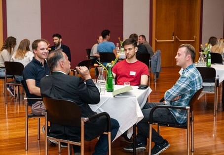 Impressionen vom Speed-Dating beim Vernetzungstreffen "Steiermark trifft Wien"