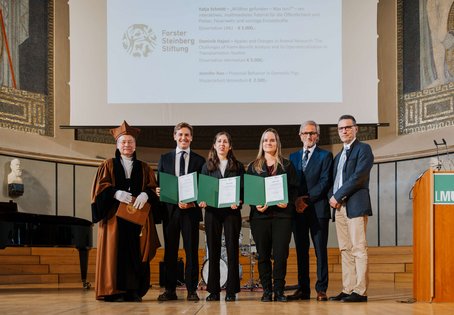 Reinhard Straubinger (Dekan der Tier&auml;rztlichen Fakult&auml;t der LMU), Dominik Hajosi, Jennifer Rao, Katja Schmitt, Josef Ebenbichler (Vorstandsvorsitzender Forster-Steinberg), Matthias Gauly (Rektor der Vetmeduni)