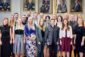 Absolvent:innen des Diplomstudiums Veterinärmedizin