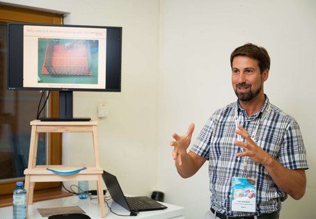 [Translate to English:] Jean-Loup Rault (Leiter des Instituts für Tierschutzwissenschaften und Tierhaltung/Vetmeduni), Foto: Thomas Suchanek/Vetmeduni