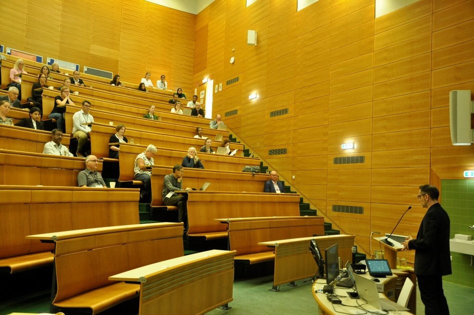 Hörsaal Konferenz Konferenz der Forschungsgruppe Aviäre Immunologie