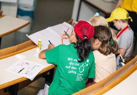 Kinder im Hörsaal Kinderuni 2024