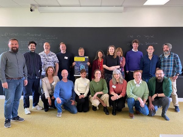 Ein Gruppenfoto der Teilnehmer:innen