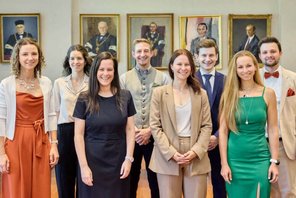 Gruppenfoto Absolvent:innen Doktoratsstudiums Veterinärmedizin