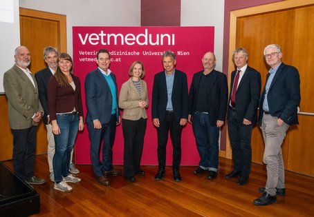 v.l.n.r.: W. Zollitsch (BOKU), F. Buchner (Vetmeduni), V. Neubauer (Vetmeduni), M. Krön (Donau Soja), M. Penker (BOKU), J. Zentek (FU Berlin), M. Wagner (Vetmeduni), W. Obritzhauser (Tierärztekammer Stmk.), VR O. Doblhoff-Dier