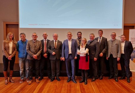 Am 02. Februar wurde der Verein Tiergesundheit Österreich im Festsaal der Veterinärmedizinischen Uni Wien gegründet. Auch LK-Präsident Mag. Franz Waldenberger (2.v.r.) ist Mitglied im Vorstand. Foto: LK Österreich