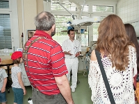 TdoT 2014 152  Tag der offenen Tür am Campus der Veterinärmedizinischen Universität Wien am 24. Mai 2014. Im Bild: Führung durch die Kleintierchirurgie.